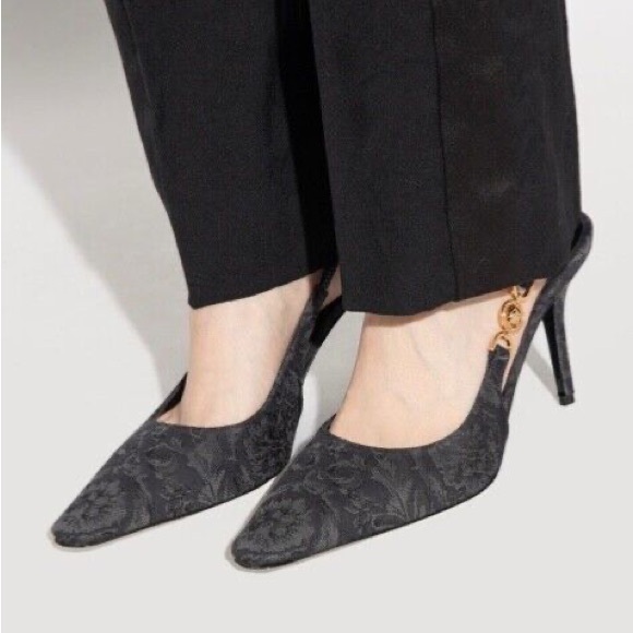 100%- New Authentic VERSACE BAROCCO PUMPS